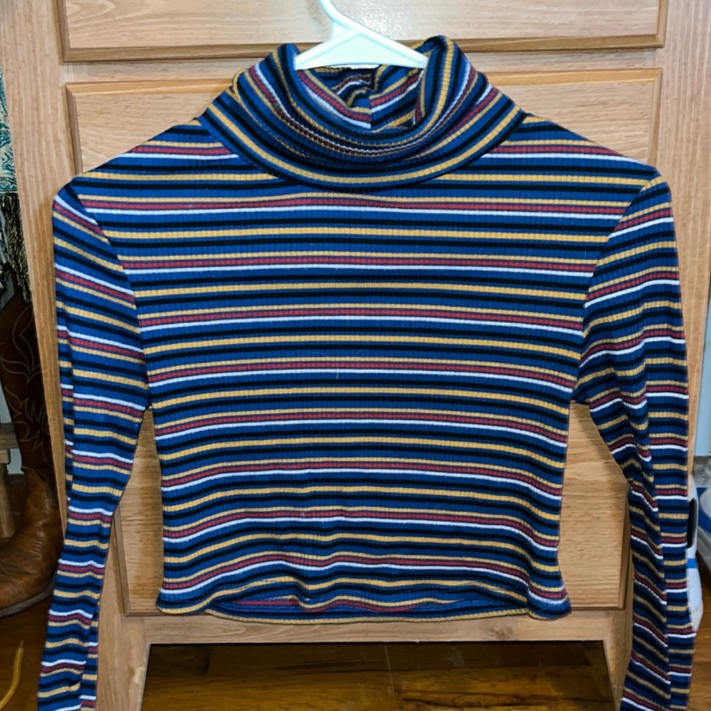 Cropped long sleeve